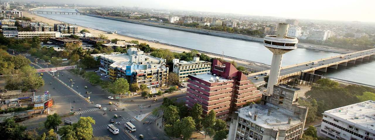 Luxury Tempo Traveller in Ahmedabad